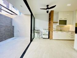 Neo Pee Teck Lane (D5), Terrace #399639371